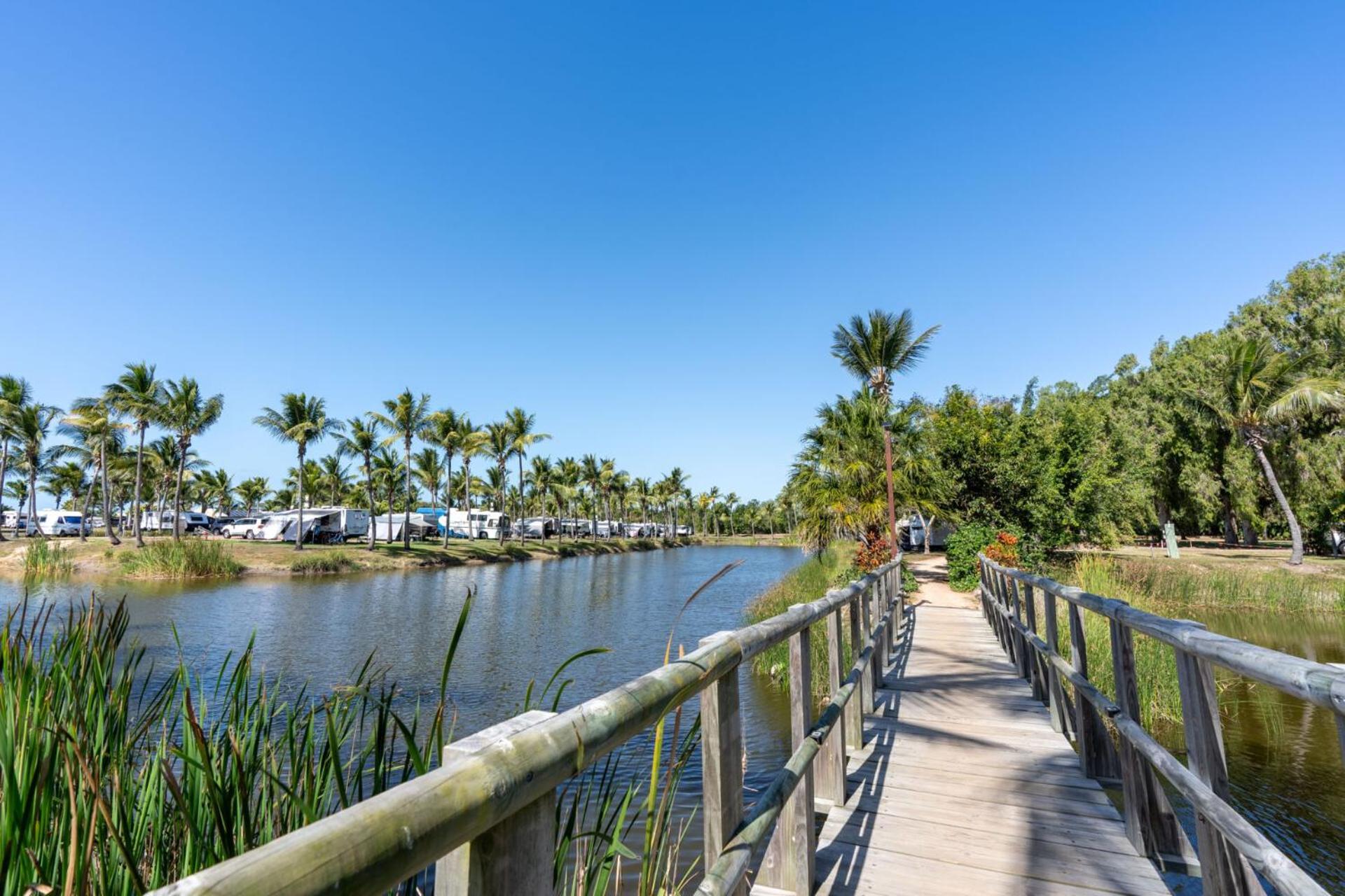 Tasman Holiday Parks - Rollingstone Extérieur photo